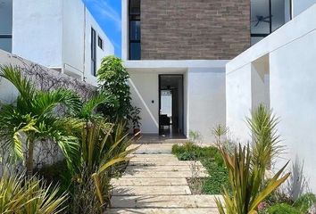 Casa en condominio en  Avenida 21, Mérida, Yucatán, 97305, Mex