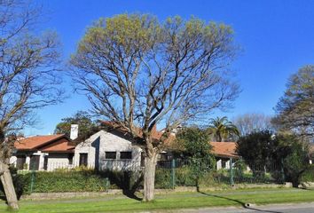 Casa en  Calle Paunero 3718, Mar Del Plata, General Pueyrredón, B7602, Provincia De Buenos Aires, Arg