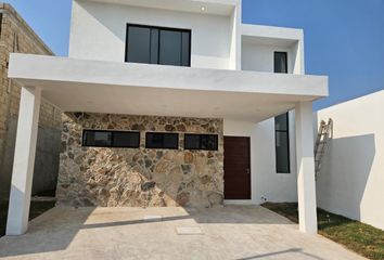 Casa en  Calle 10, Cholul, Mérida, Yucatán, 97305, Mex