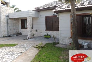 Casa en  Calle Caseros 4802-4900, Mar Del Plata, General Pueyrredón, B7600, Provincia De Buenos Aires, Arg