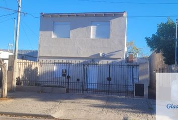 Casa en  Calle Espeche 154, Bahía Blanca, Provincia De Buenos Aires, Arg