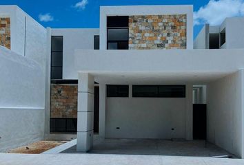 Casa en  Las Margaritas De Cholul, Mérida, Yucatán