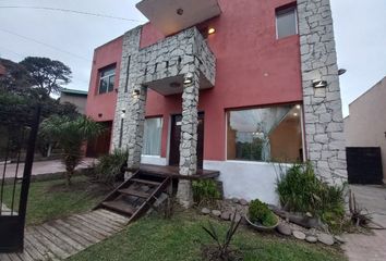 Casa en  Calle Don Arturo Peralta Ramos, Mar Del Plata, General Pueyrredón, Provincia De Buenos Aires, Arg