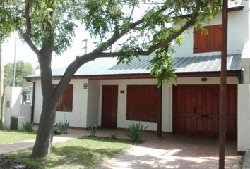 Casa en  Mechongué, General Alvarado