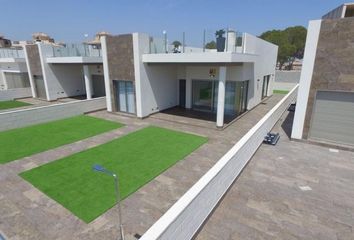 Chalet en  Distrito 2 - Urbanizaciones - Los Naúfragos, Torrevieja