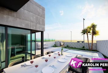 Chalet en  Distrito 2 - Urbanizaciones - Los Naúfragos, Torrevieja