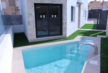 Chalet en  Distrito 3 - Playas - La Mata, Torrevieja