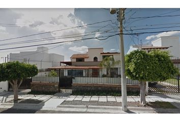 Casa en  Fraccionamiento Villas Del Mesón, Municipio De Querétaro