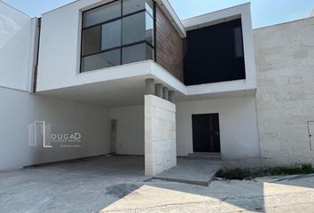 Casa en  Calle Benito Juárez, Condado De Asturias, Santiago, Nuevo León, 67315, Mex