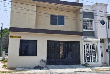 Casa en  Calle Del Kiwi 101-101, El Frutal, Santa Catarina, Nuevo León, 66367, Mex