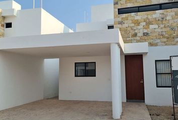 Casa en condominio en  Calle 46, Cinco Colonias, Mérida, Yucatán, 97280, Mex