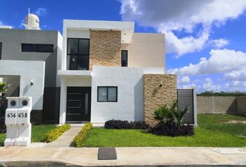 Casa en condominio en  Residencial Pensiones V, Mérida, Yucatán