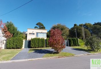 Casa en  Calle Camilo, Sierra De Los Padres, General Pueyrredón, B7627, Provincia De Buenos Aires, Arg