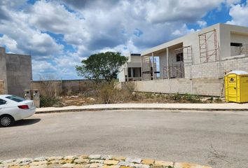 Lote de Terreno en  Yaxkukul, Yucatán