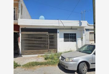 Casa en  Paseo De Las Etnias, Las Etnias, Torreón, Coahuila De Zaragoza, 27058, Mex