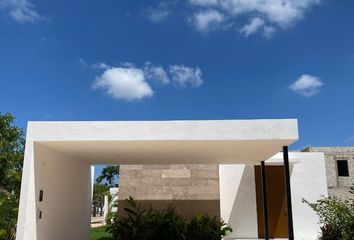 Casa en  Circuito Colonias, Pedregales De Tanlum, Mérida, Yucatán, 97210, Mex