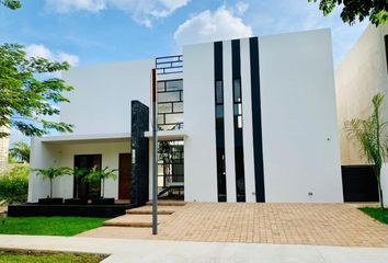 Casa en  Algarrobos Desarrollo Residencial, Mérida, Yucatán