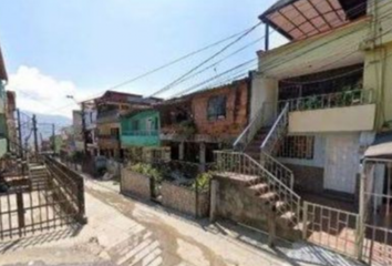 Casa en  Comuna 7, Robledo, Medellín