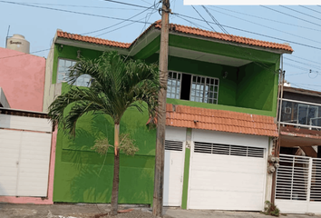 Casa en  Calle Ignacio Bustamante 165, Los Pinos, Veracruz, Veracruz De Ignacio De La Llave, 91870, Mex