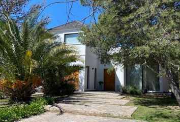 Casa en  Canning - Esteban Echeverría, Monte Grande, Esteban Echeverría, Provincia De Buenos Aires, Arg