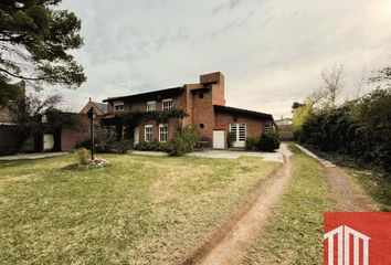 Casa en  Calle Remedios De Escalada 4104, Bahía Blanca, Provincia De Buenos Aires, Arg