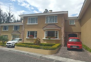 Casa en  Cumbayá, Quito