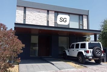 Casa en  Altozano El Nuevo Querétaro, Municipio De Querétaro