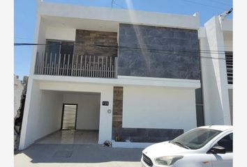 Casa en  Calle Serafín, Fuentes Del Sur, Torreón, Coahuila De Zaragoza, 27290, Mex