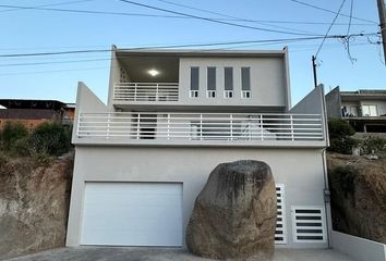 Casa en  Lomas Y Jardines De Valle Verde, Ensenada