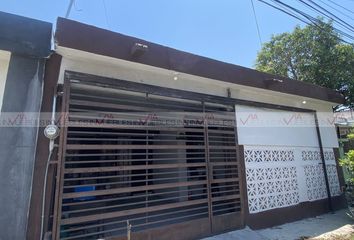 Casa en  Calle Arroyo, Hacienda Santo Domingo, San Nicolás De Los Garza, Nuevo León, 66447, Mex