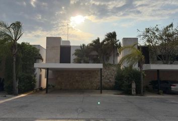 Casa en  Calle 20, Lázaro Cárdenas, Mérida, Yucatán, 97160, Mex