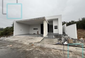 Casa en  Las Cristalinas, Santiago, Nuevo León