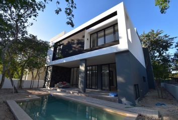 Casa en  Yucatán Country Club, Mérida, Yucatán