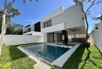 Casa en condominio en  Yucatan Country Club, Mérida, Yucatán, Mex