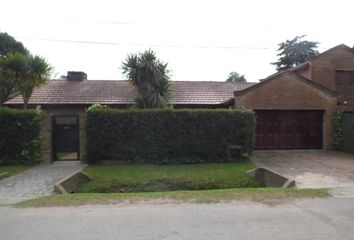 Casa en  Villa Elisa, Partido De La Plata