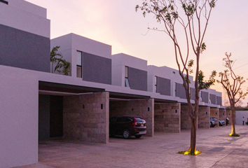 Casa en condominio en  X Canatún, Mérida, Yucatán, Mex