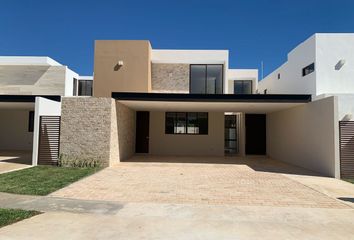Casa en condominio en  Cholul, Mérida, Yucatán, Mex