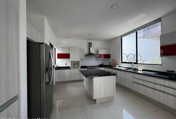 Casa en  Fraccionamiento Cumbres Del Lago, Municipio De Querétaro