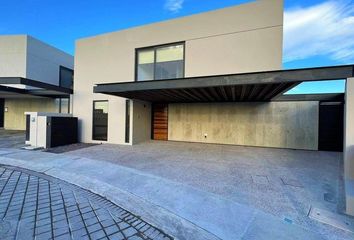 Casa en  Altozano El Nuevo Querétaro, Municipio De Querétaro