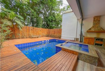 Casa en Carrera 25a 1 45, Los Naranjos, Medellín, Antioquia, Col