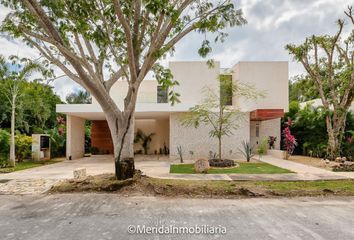 Casa en  Yucatan Country Club, Mérida, Yucatán, Mex