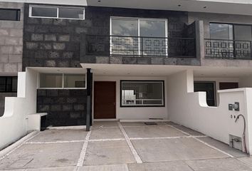 Casa en  Fraccionamiento Cumbres Del Lago, Municipio De Querétaro