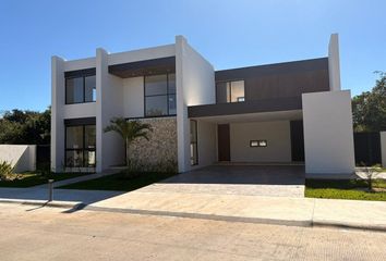 Casa en  Calle 26, Komchén, Mérida, Yucatán, 97302, Mex