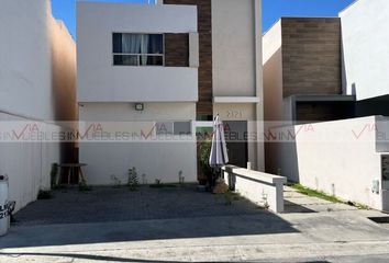 Casa en  Calle Los Pinos, Santiago, Nuevo León, 67327, Mex