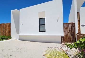Casa en condominio en  779 18, Nueva Yucalpetén, Progreso, Yucatán, 97320, Mex