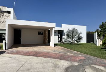 Casa en condominio en  Calle 42, Conkal, Yucatán, 97346, Mex