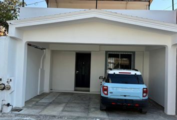Casa en  Calle Paseo De Las Palmas 44, Villas Bugambilias, Ciudad De Villa De Álvarez, Villa De Álvarez, Colima, 28979, Mex