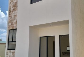 Casa en  Paseos De Opichen, Mérida, Yucatán