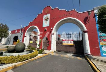 Casa en condominio en  San José La Pilita, Metepec