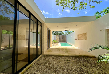 Casa en  Carretera Ciudad Del Carmen-campeche, Chicxulub Pueblo, Yucatán, 97340, Mex